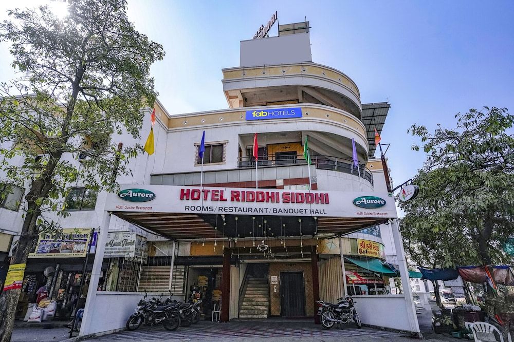Fabhotel Prime Riddhi Siddhi -1 estrellas en Gorwa