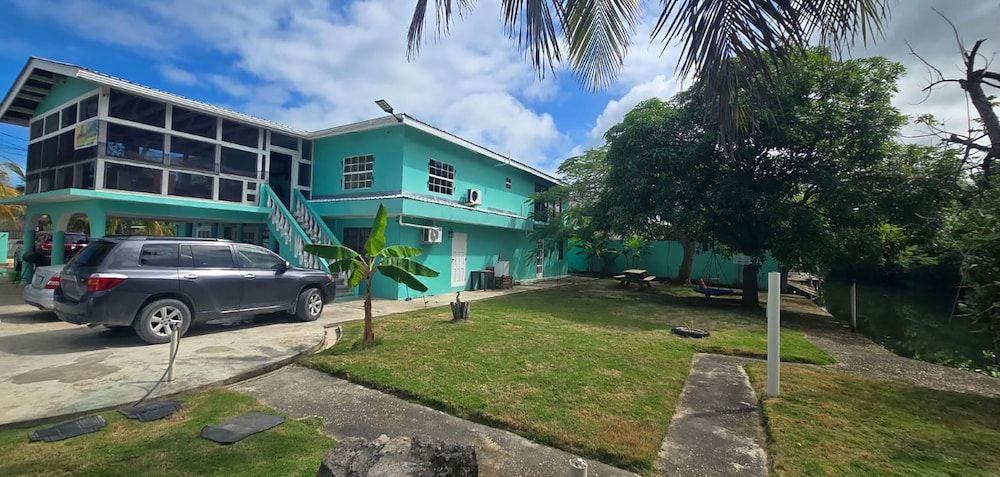 Bamboleo Inn Belize -1 estrellas en Ladyville