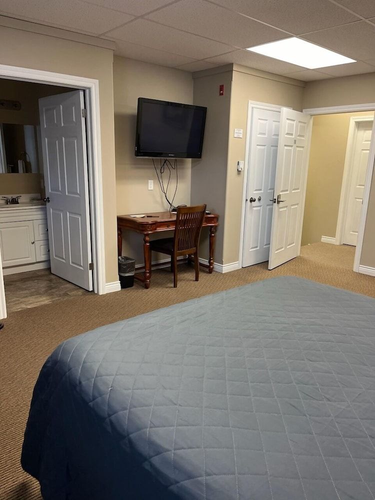 Riverview Suites 2