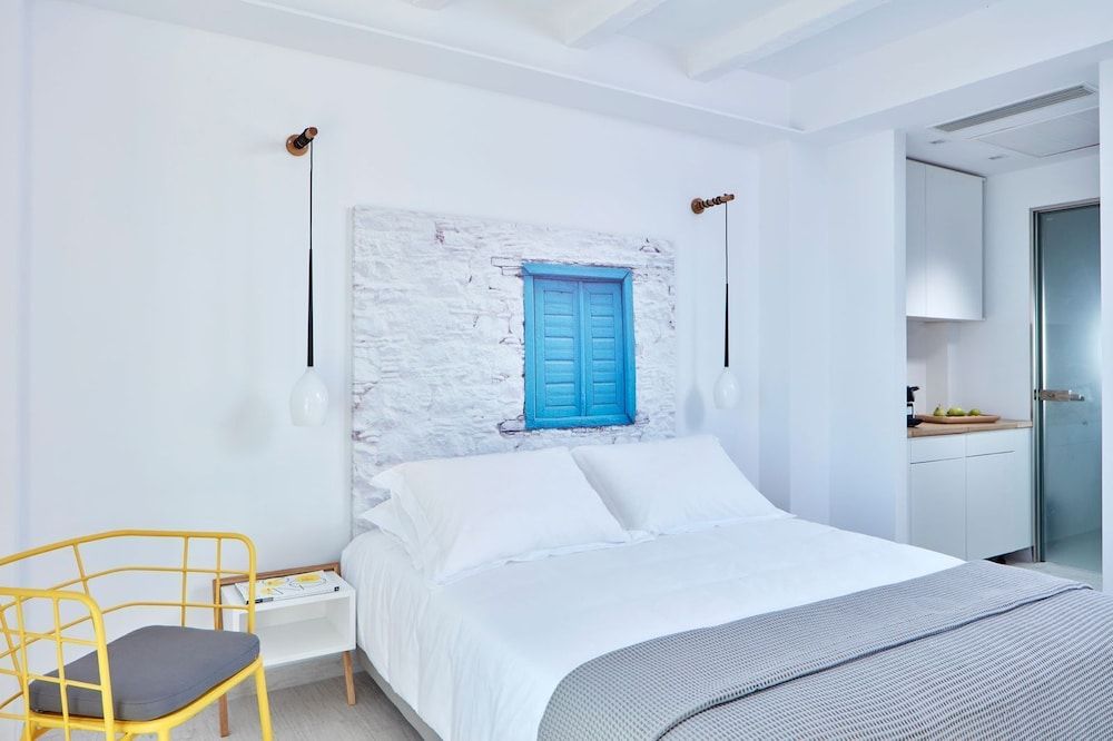 Icon Suites 2