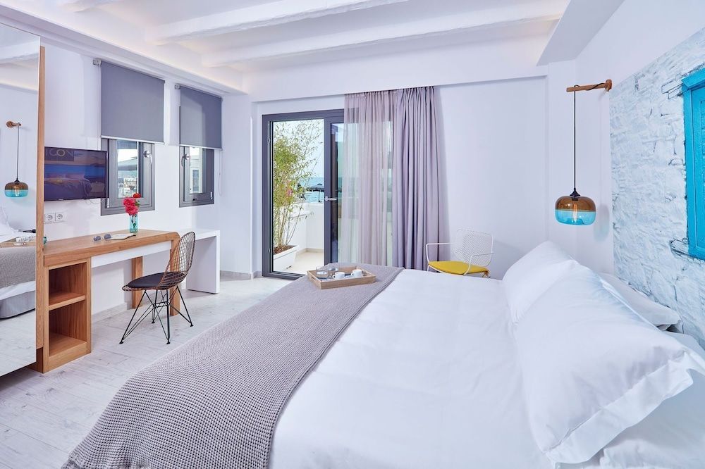 Icon Suites 3
