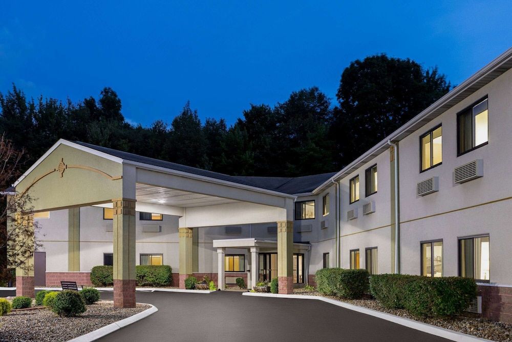 Super 8 by Wyndham Grove City 2 estrelas em Grove City