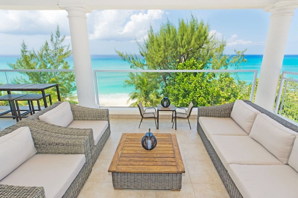 Seabreeze 8 - Luxury 4-bedroom on Seven Mile Beach -1 estrellas en Seven Mile Beach