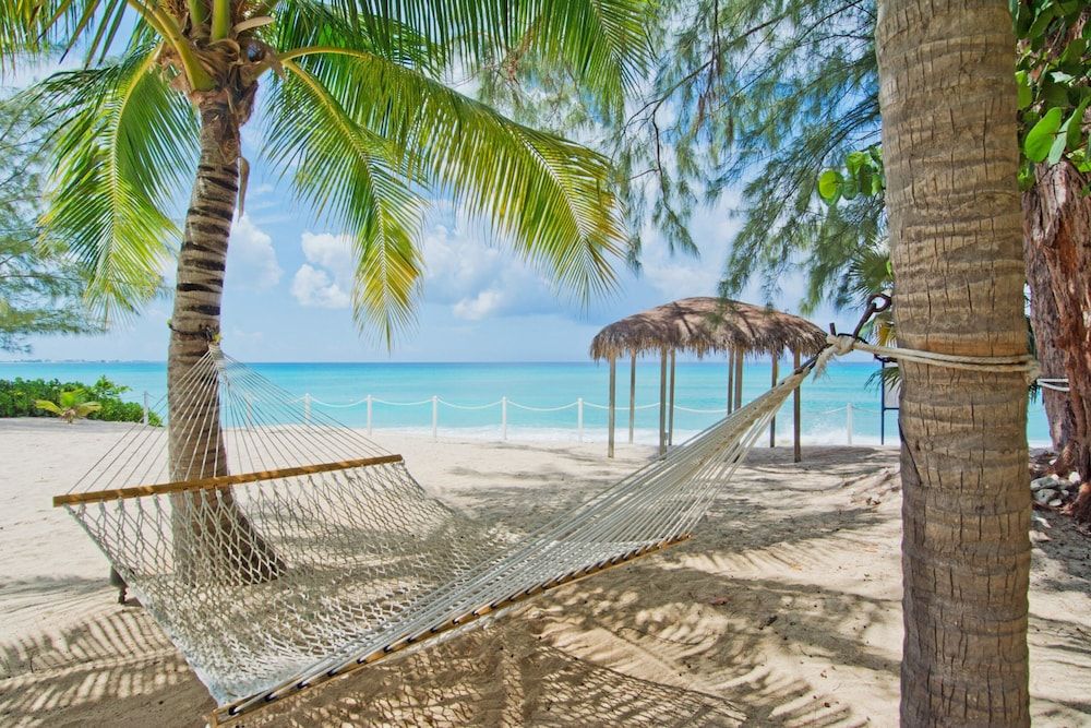 Seabreeze 8 - Luxury 4-bedroom on Seven Mile Beach 2