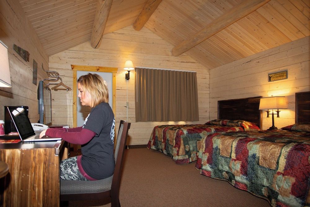 Young's Motel 3