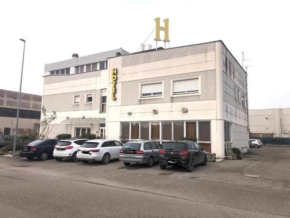Hotel Grisù Collins 3 estrellas en Piacentina