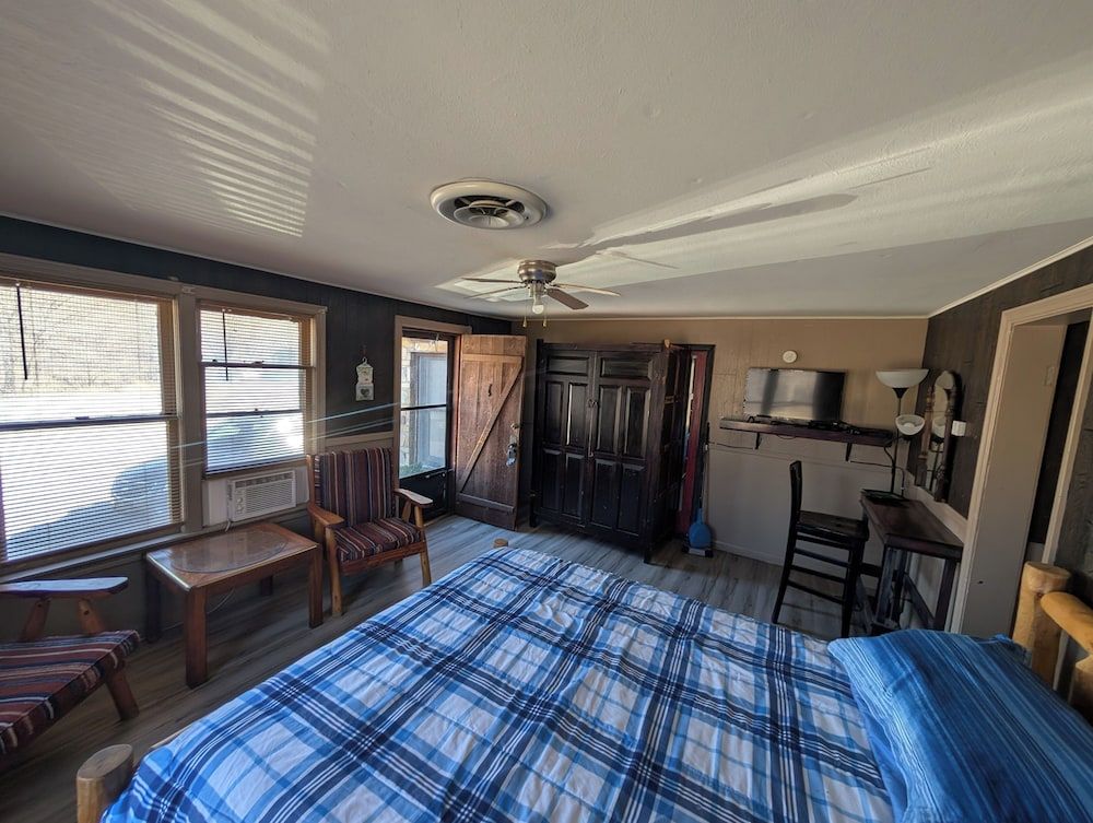 Cedarvale Cabins at Turner Falls 2