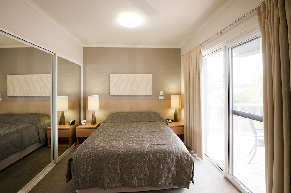 Mollymook Cove Apartments 2