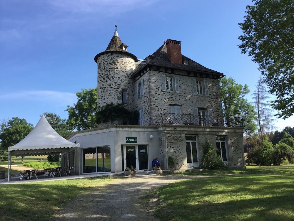 Hôtel La Châtelleraie -1 estrellas en Saint-Étienne-de-Maurs