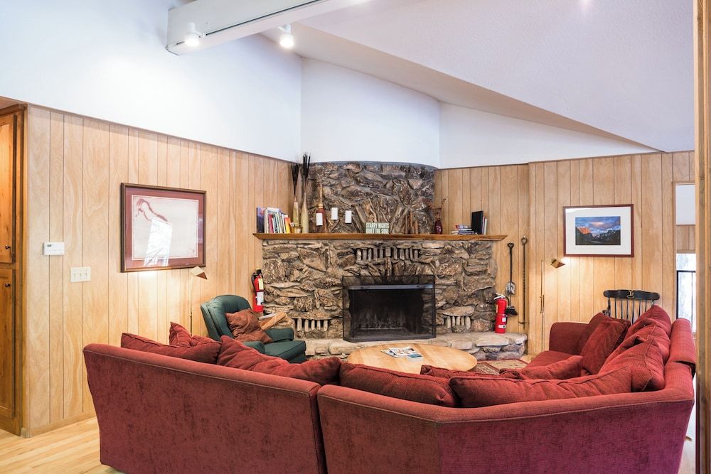 River Lodge 3