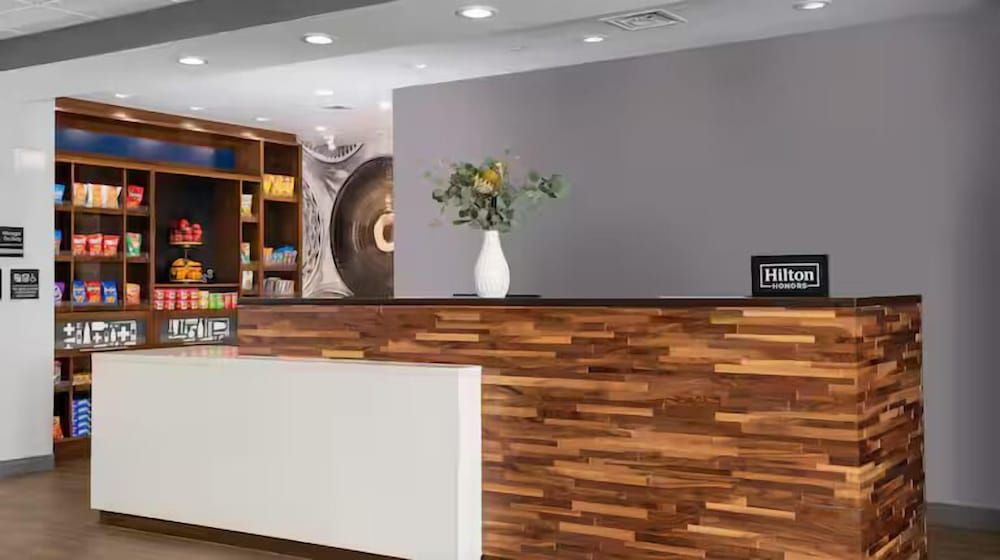 Hampton Inn & Suites Maui North Shore 2