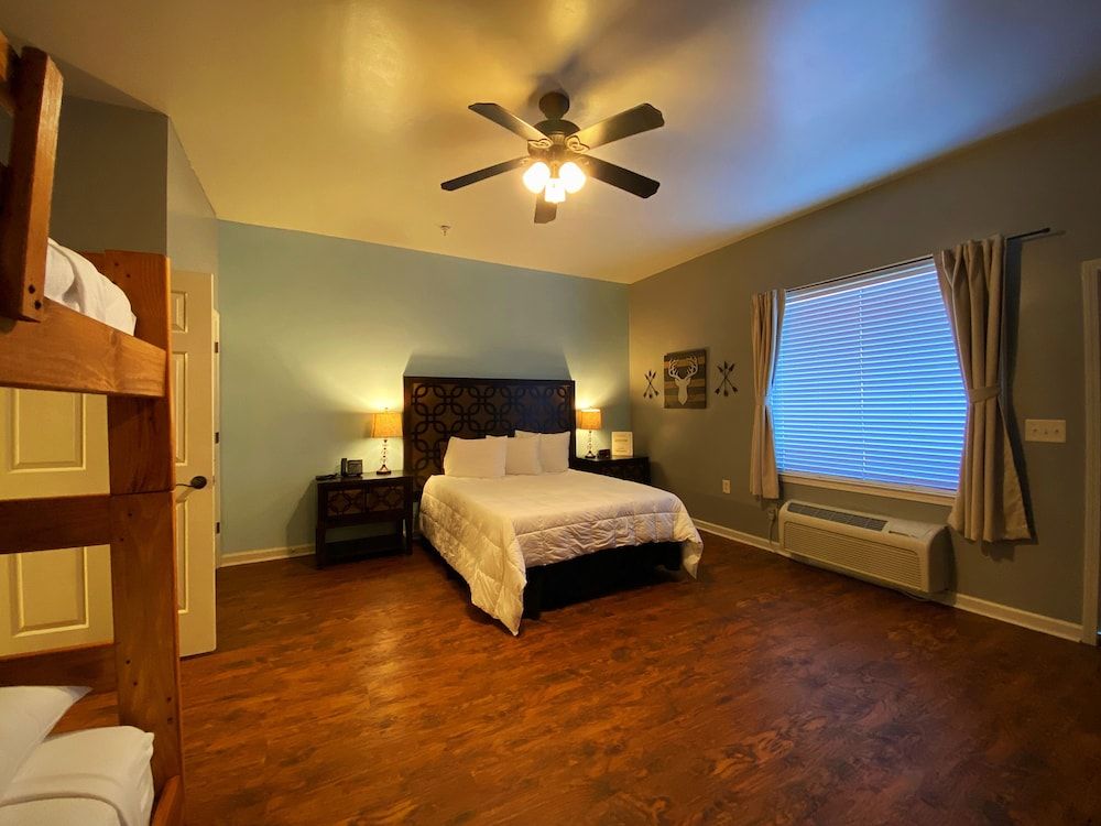 Copperhead Lodge and Resort Cabin Rentals 2