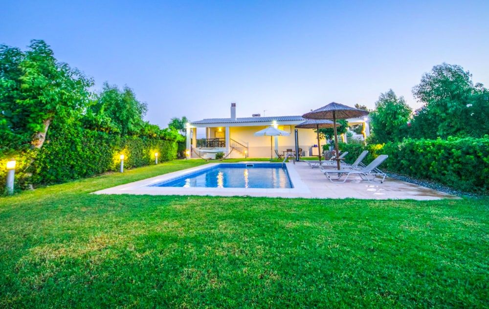 Villa Euphoria -1 étoiles à Gennadi