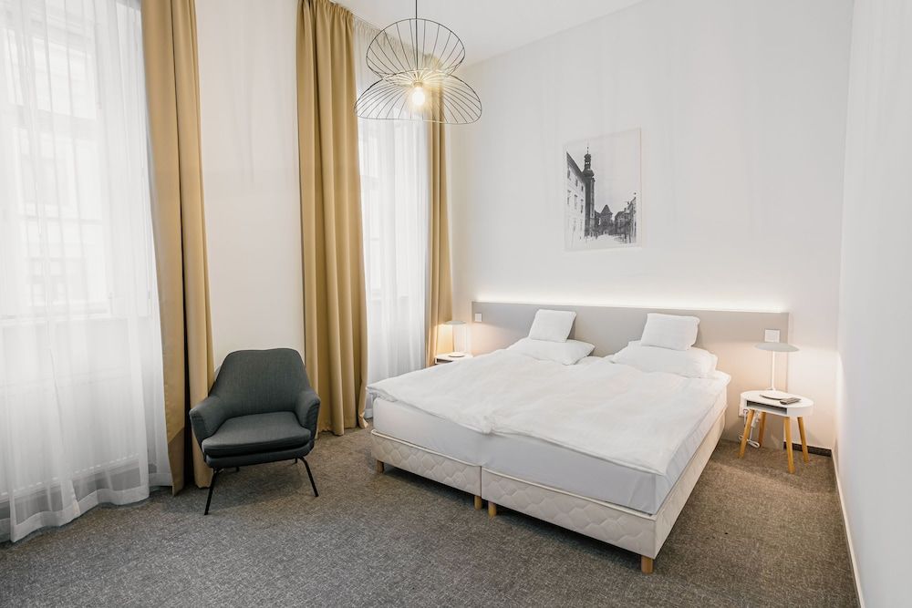 Hotel Benedict 3