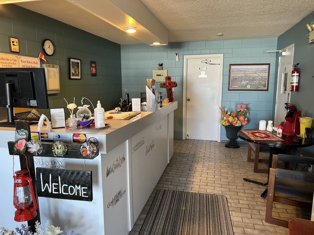 Earlton Motel 3