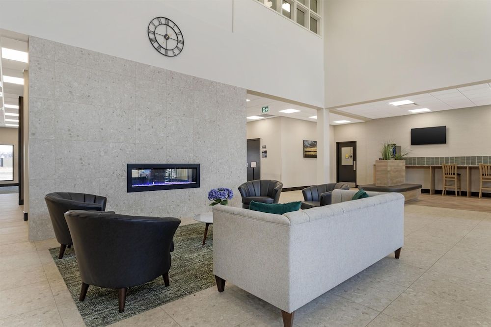 Best Western Plus Neepawa Hotel 2