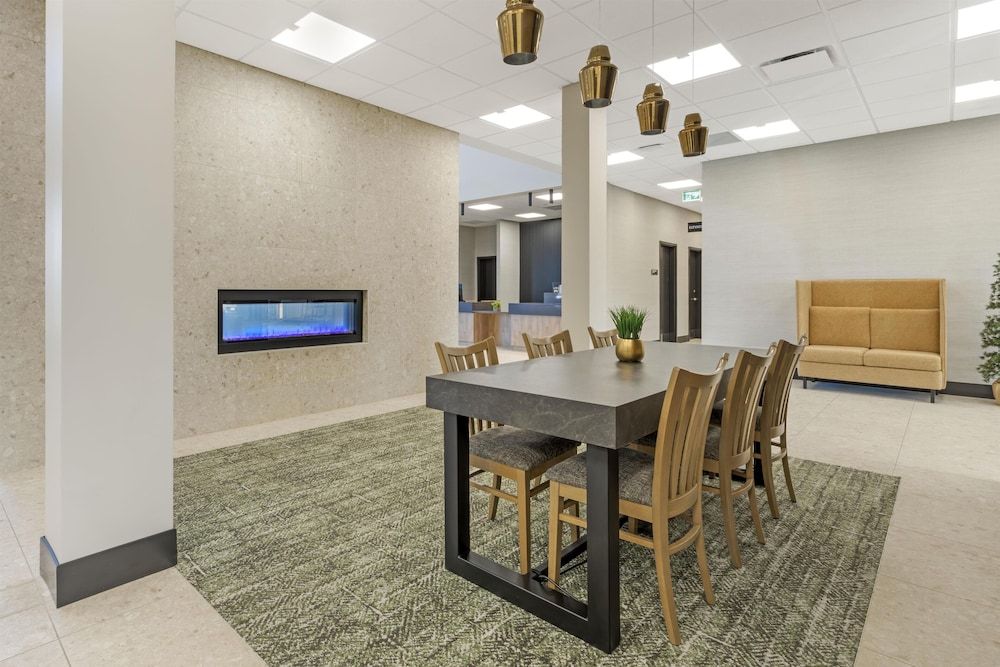 Best Western Plus Neepawa Hotel 3