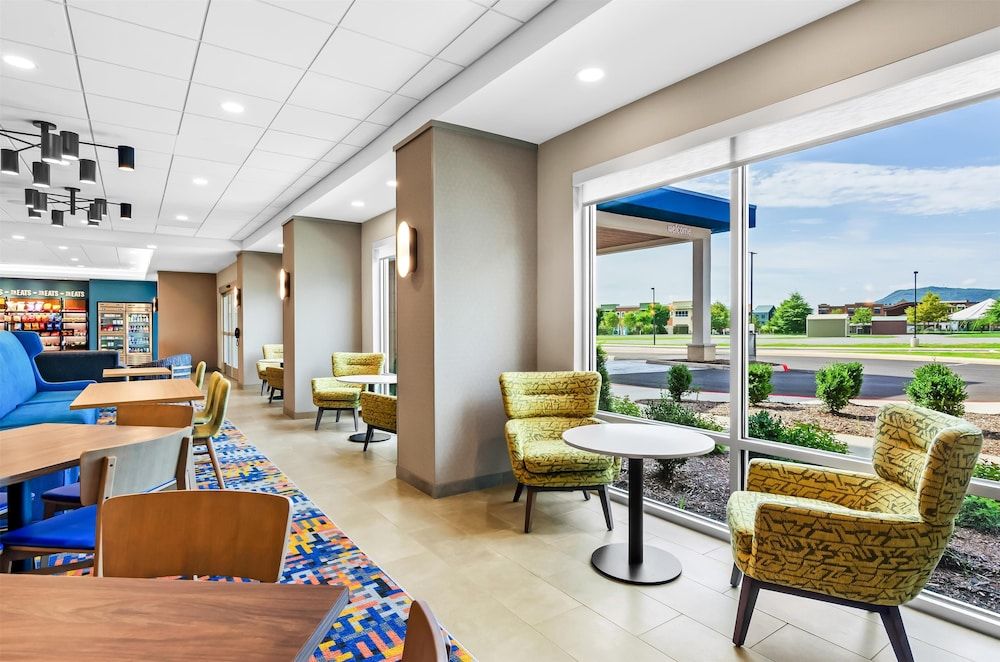 Hampton Inn Daleville 2