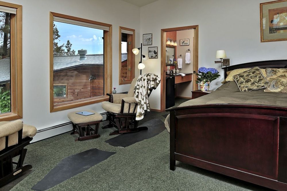Blue Mountain Bed & Breakfast 3