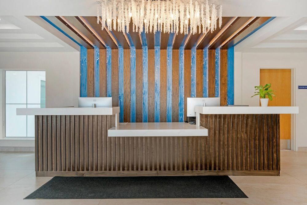 The J Hotel Dunedin near Honeymoon Island State Park, an Ascend Collection Hotel 2