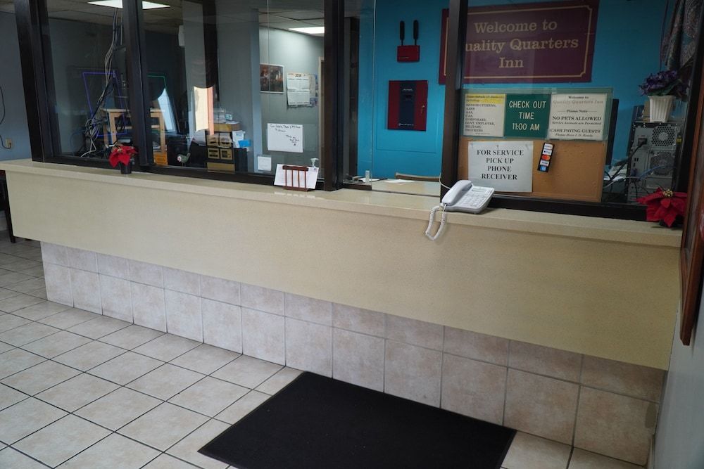 Quality Quarters Inn 2