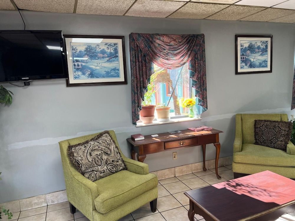Quality Quarters Inn 3
