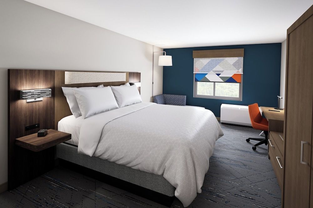 Holiday Inn Express and Suites Colby by IHG 3