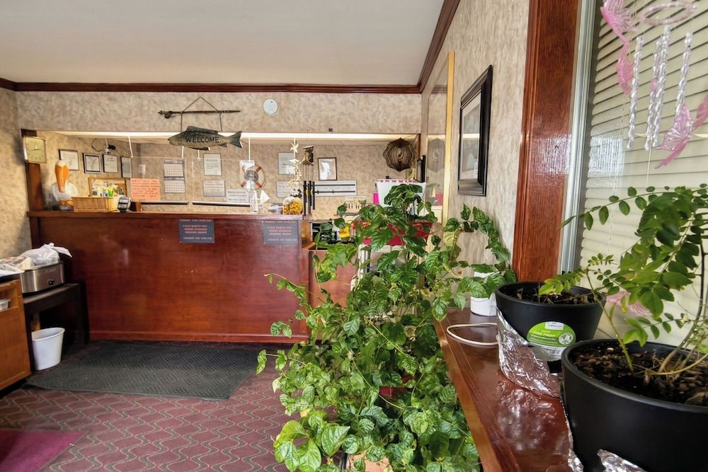 Lake Erie Lodge Oregon OH 2
