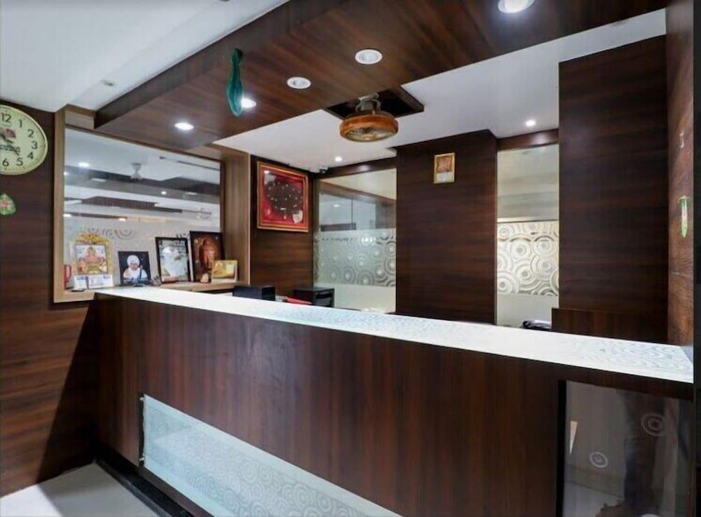 Hotel Madhuvan International 2