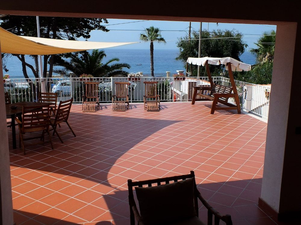 B&B Villa sul Mare -1 estrellas en Melito di Porto Salvo