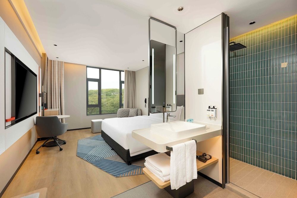 Holiday Inn Express Shanghai PVG Zhuqiao by IHG 3