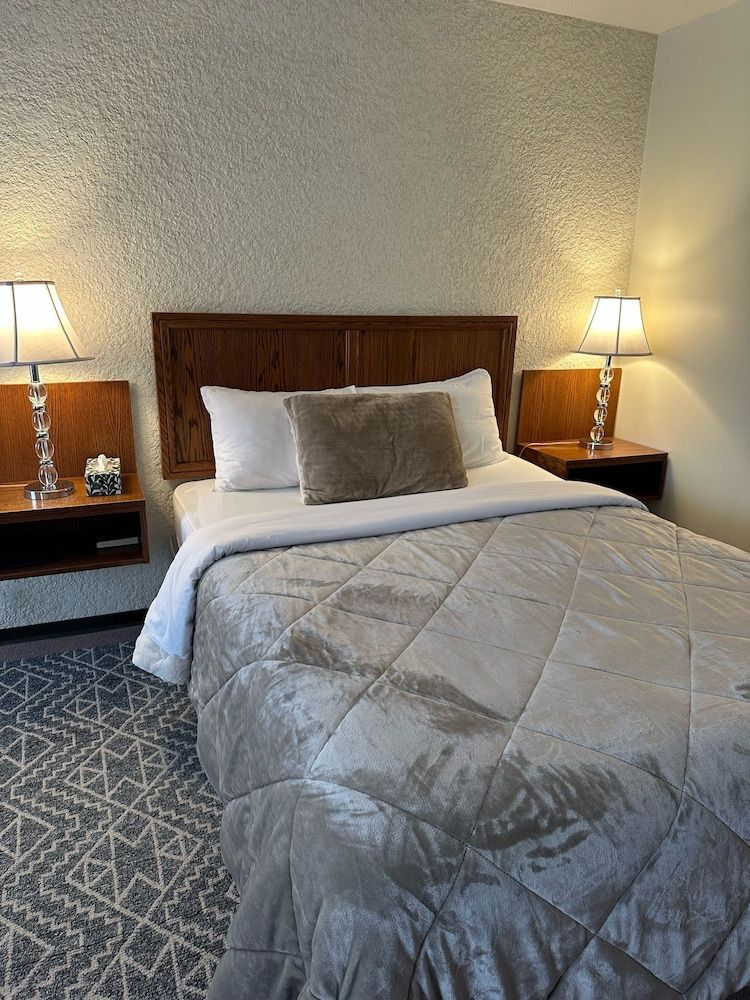 Maple Creek Motor Inn 2