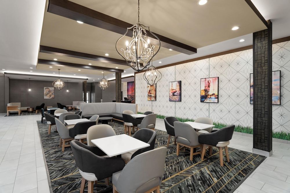 La Quinta Inn & Suites by Wyndham Olive Branch 3