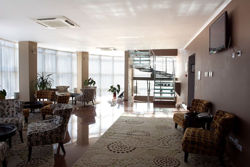 Mandarin Hotel & Fitness Center 3