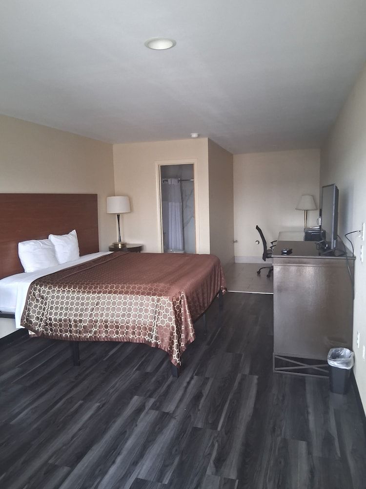 Cameron Inn & suites 3