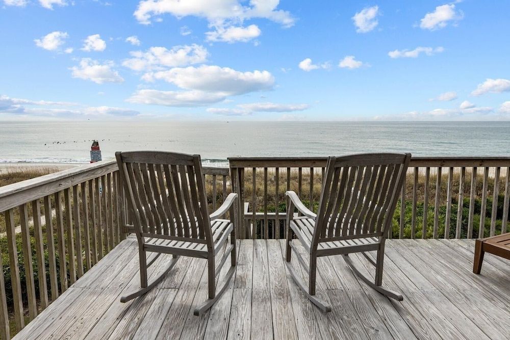 Bryant Cottage 6 Bedroom Home -1 estrelas em Pine Knoll Shores