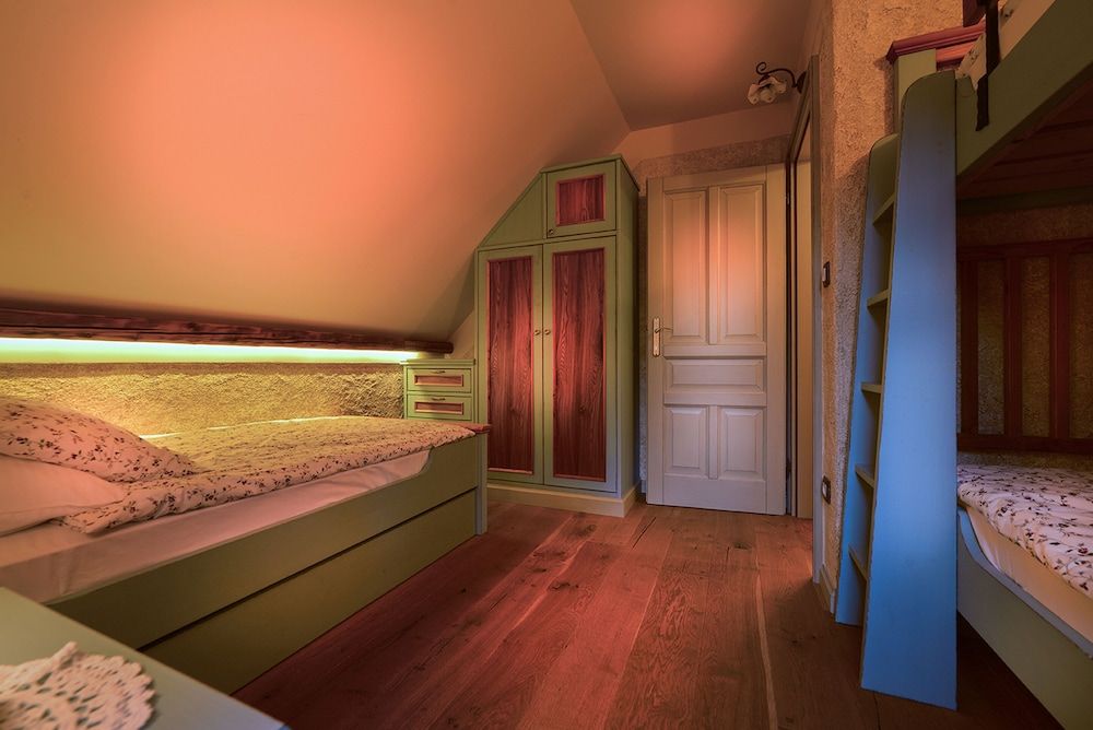 Villa Les With hot tub 3 estrelas em Brežice