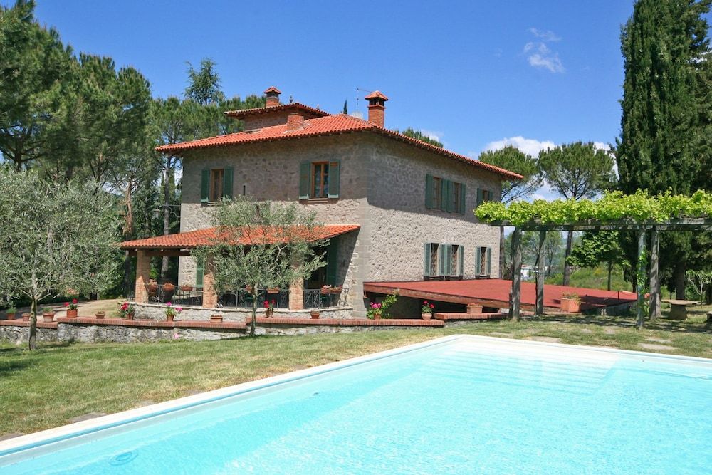 Villa Lo Scoiattolo -1 estrellas en Subbiano
