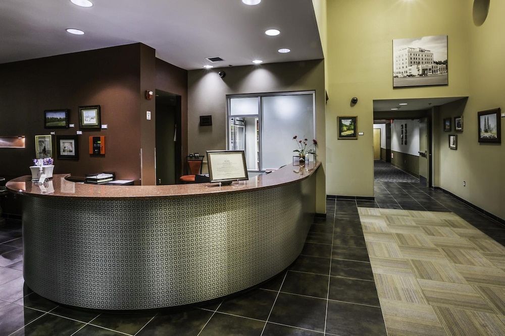 Spark by Hilton Artesia 2
