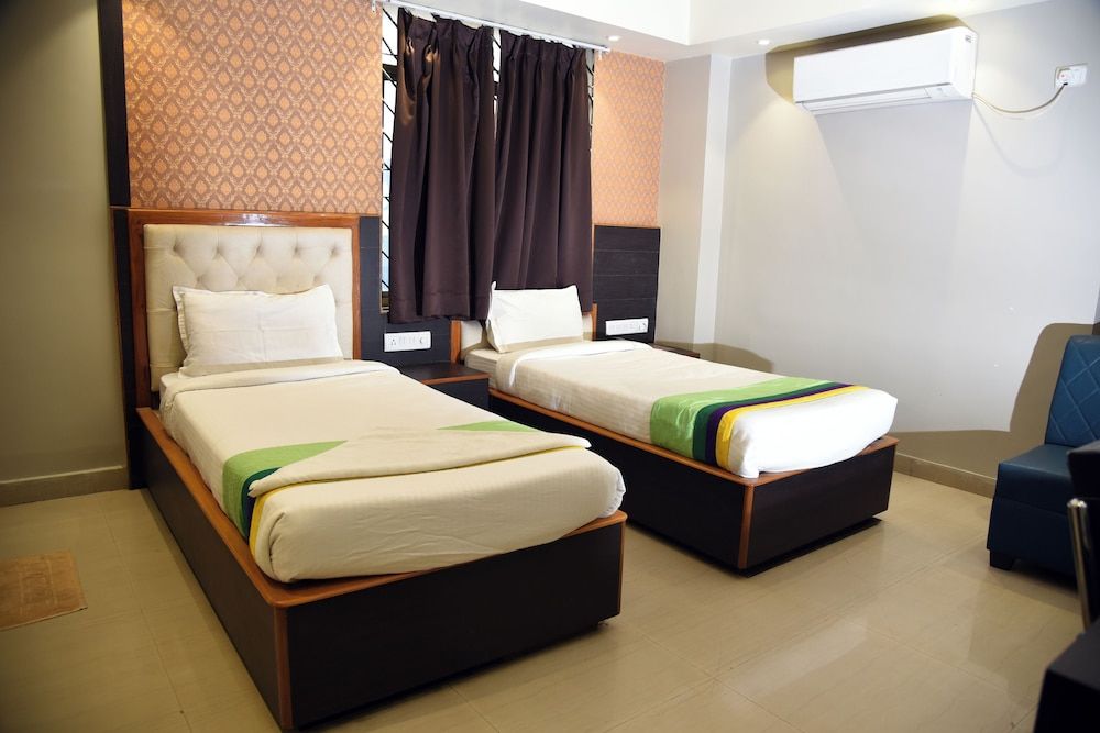 SVR HOTEL & BANQUET PATNA 3 estrellas en Jāmb