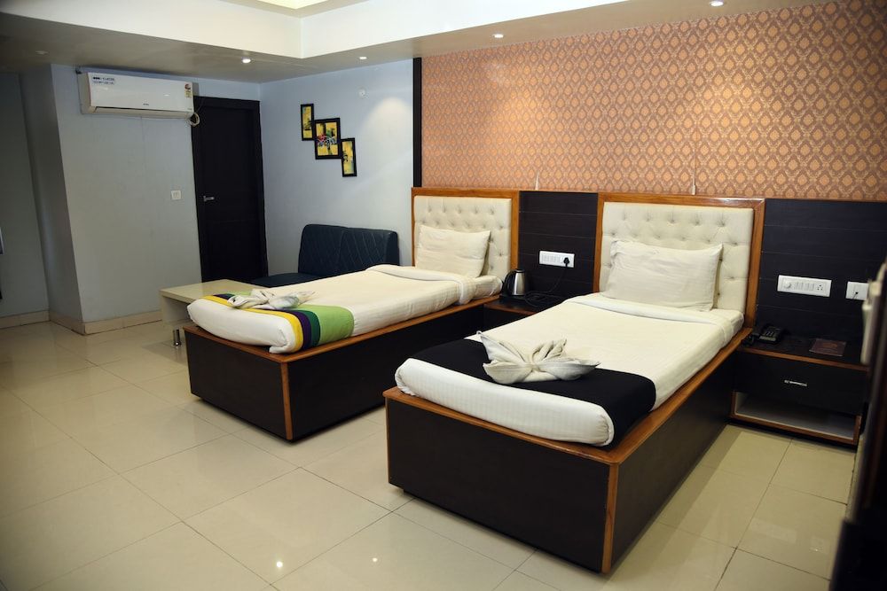 SVR HOTEL & BANQUET PATNA 2