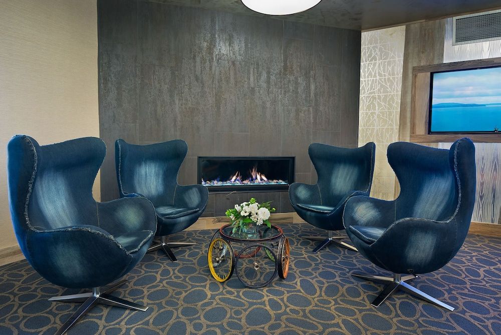 Oxford Suites Bellingham 3