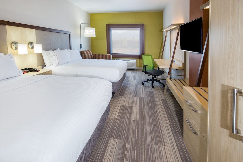 Holiday Inn Express & Suites Pahrump by IHG 3