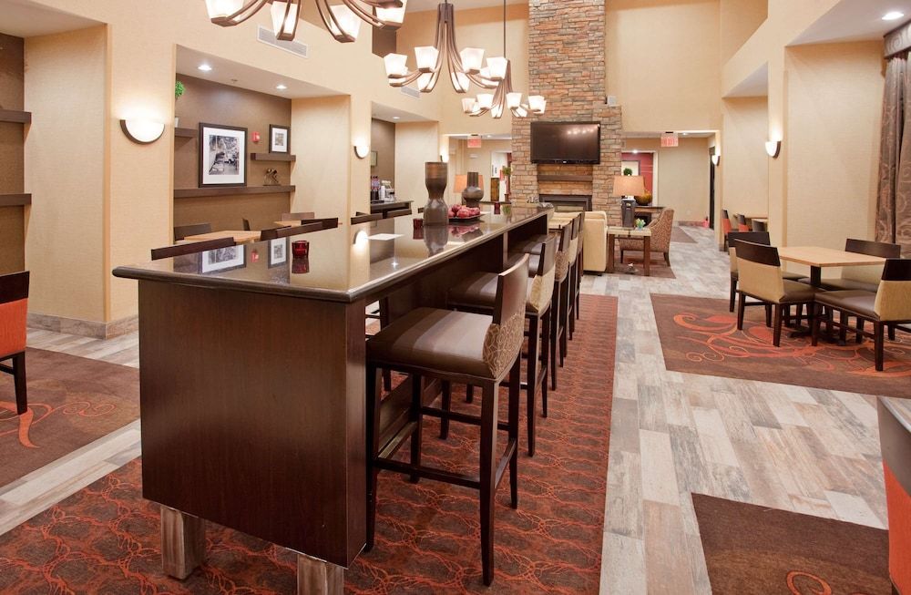 Hampton Inn & Suites Dickinson 3