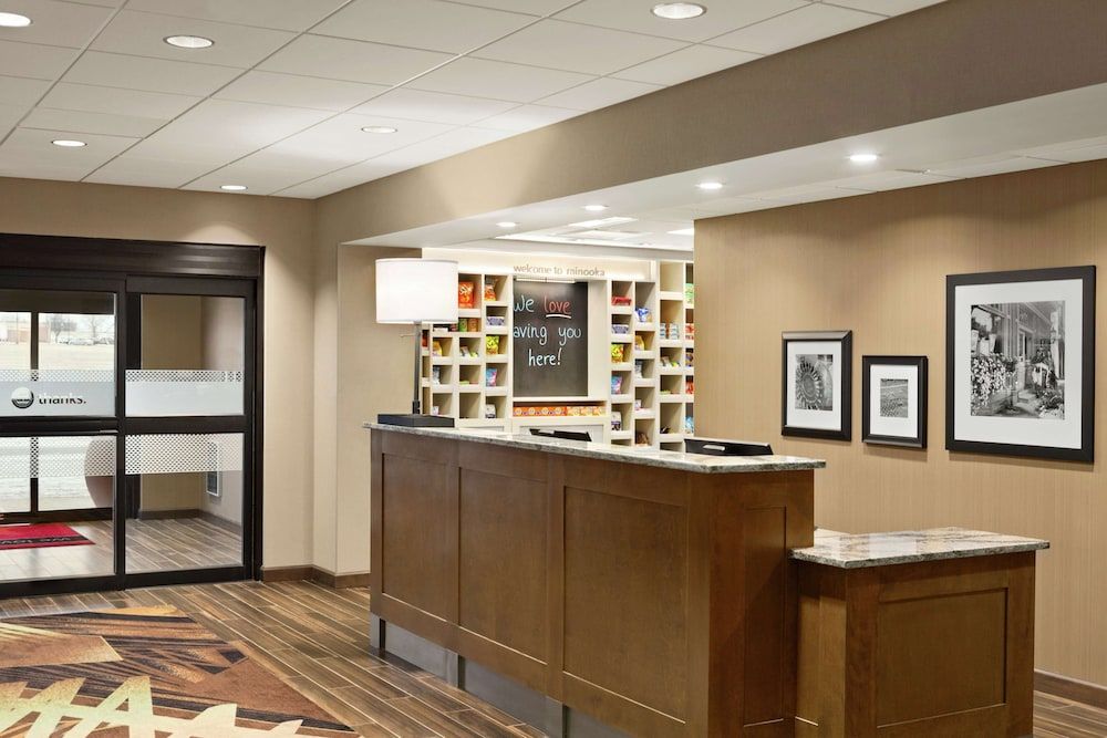 Hampton Inn & Suites Minooka 3