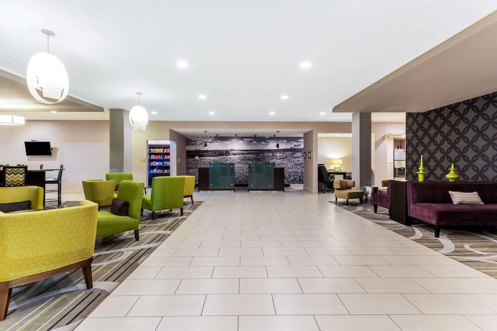 La Quinta Inn & Suites by Wyndham Monahans 2