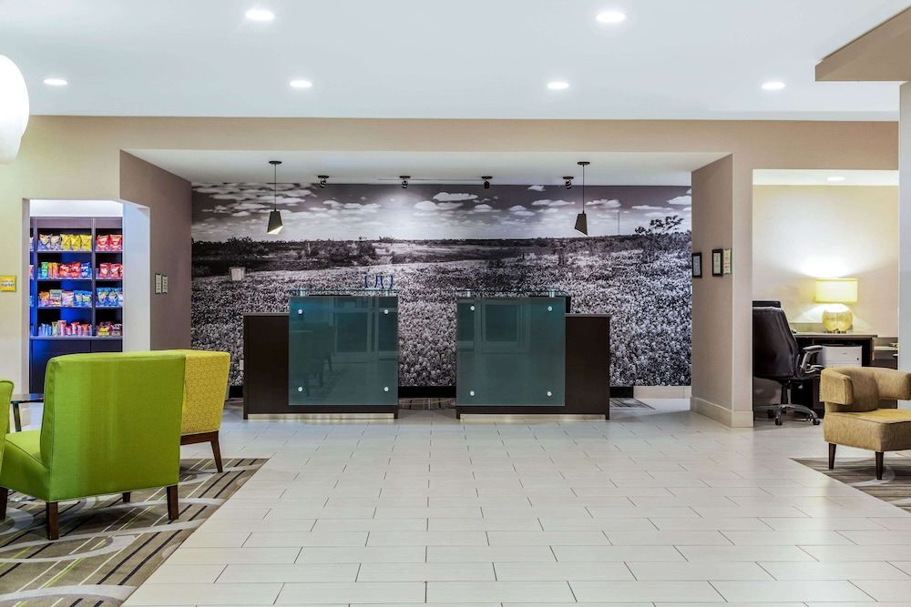 La Quinta Inn & Suites by Wyndham Monahans 3