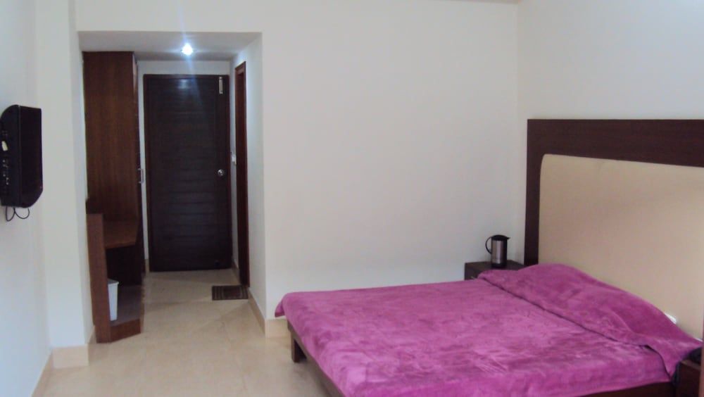 Riverside Resort 3
