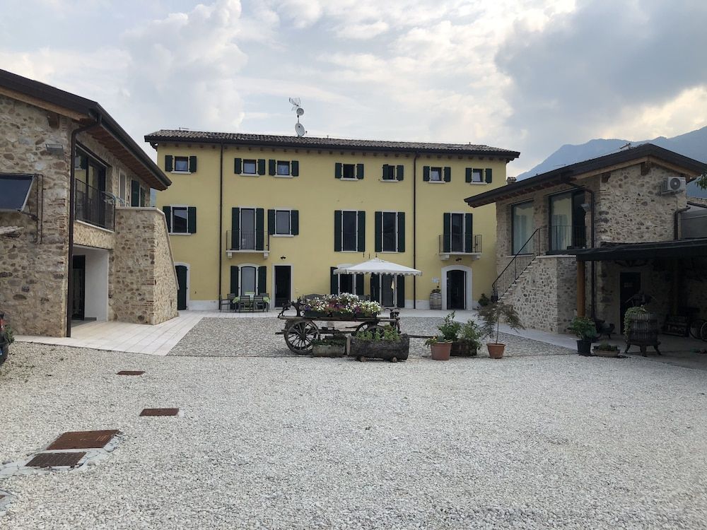 Agriturismo Tre Forti -1 estrellas en Rivoli Veronese