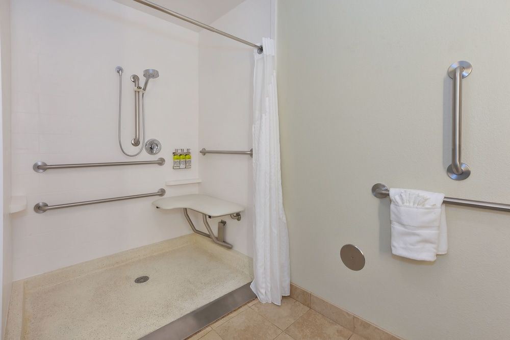 Holiday Inn Express & Suites Effingham by IHG 2